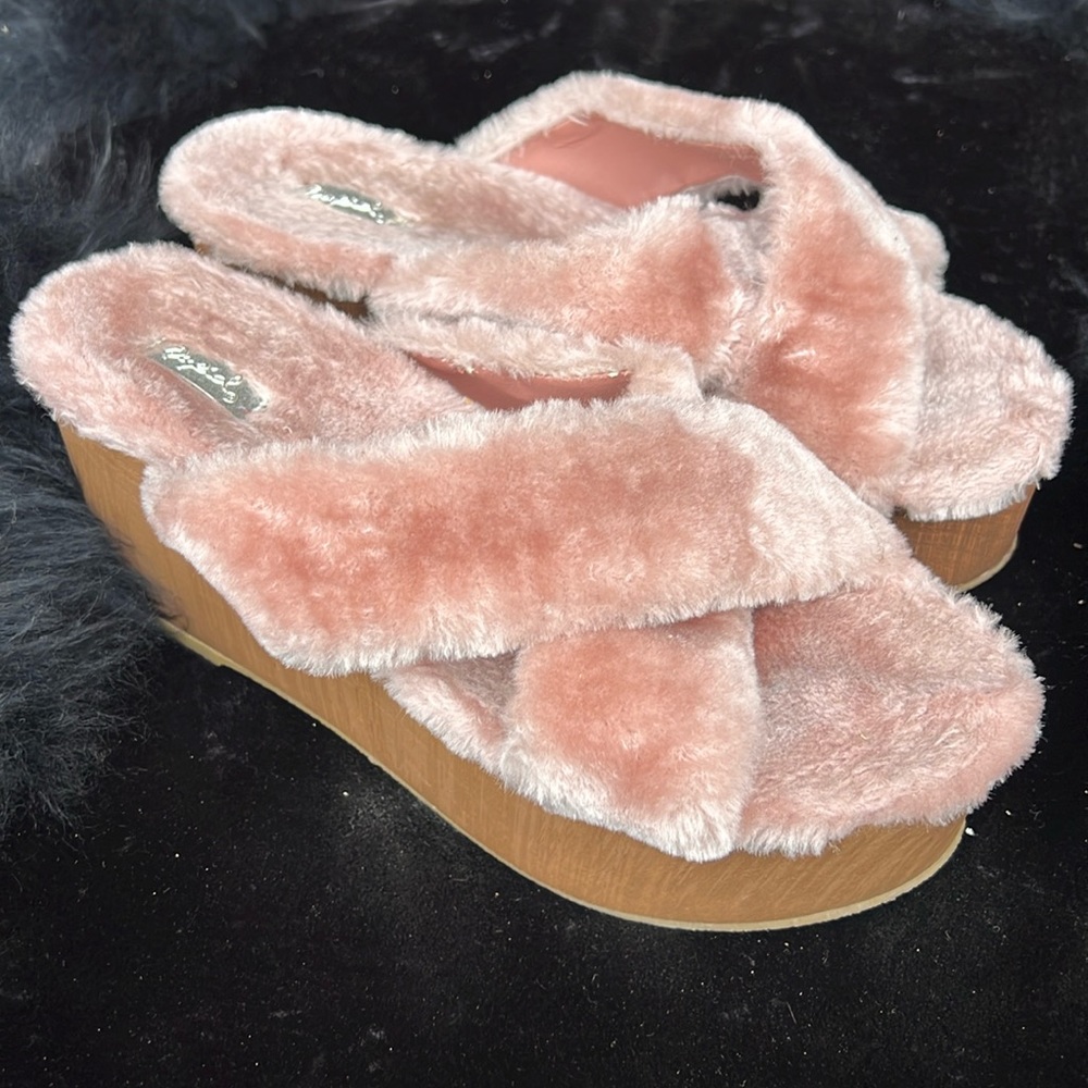 Quips fuzzy wedges